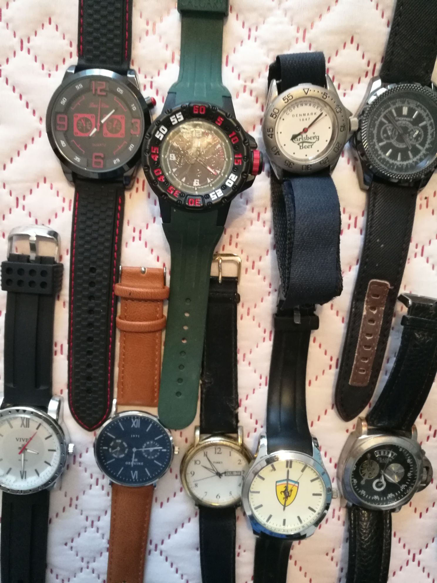 Conjunto de 14 relógios