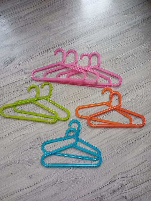 Wieszaki kolorowe 10szt.