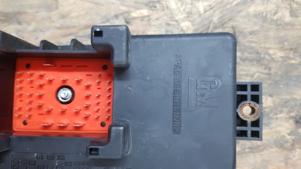 Skrzynka modul bezpiecznikow opel vectra c signum gk bsi rec