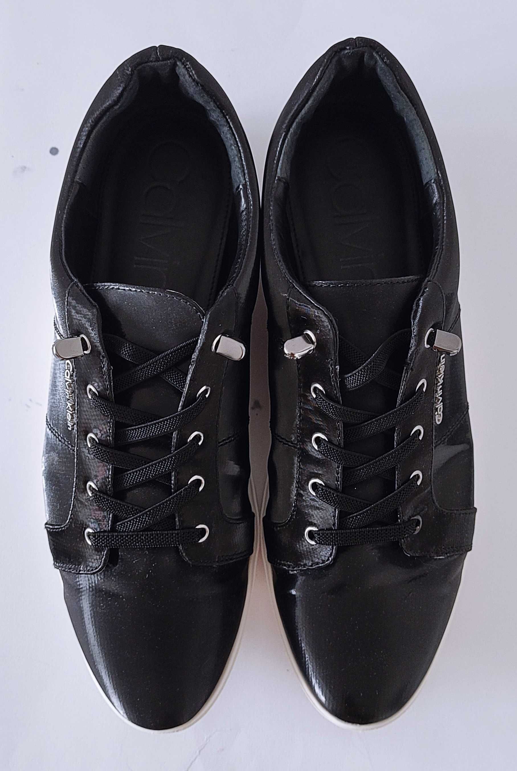 Czarne sneakersy Calvin Klein Sharleen 37