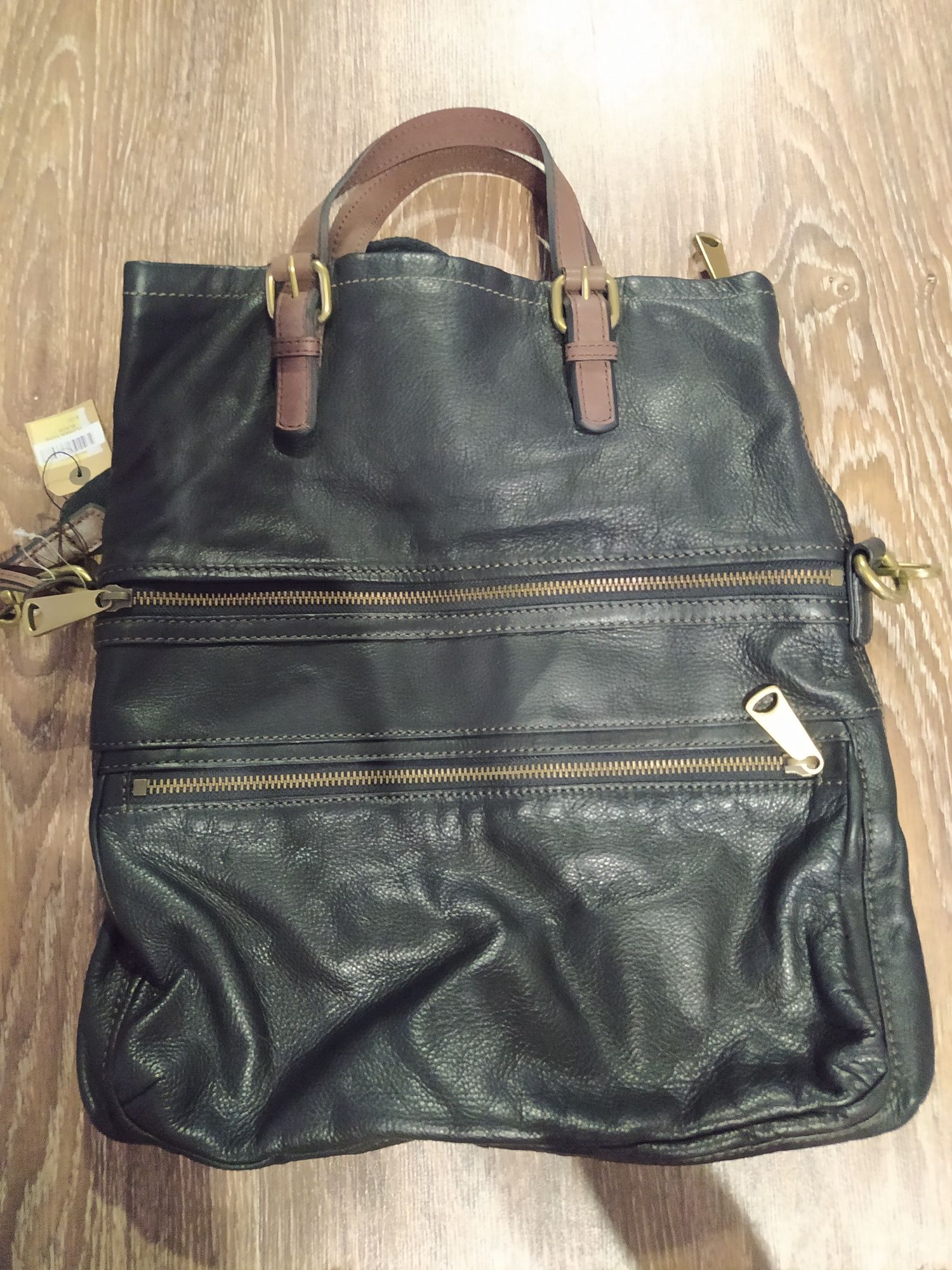Продам жіночу сумку Fossil