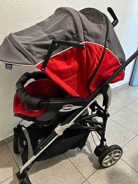 Carrinho Chicco Living com alcofa e malinha