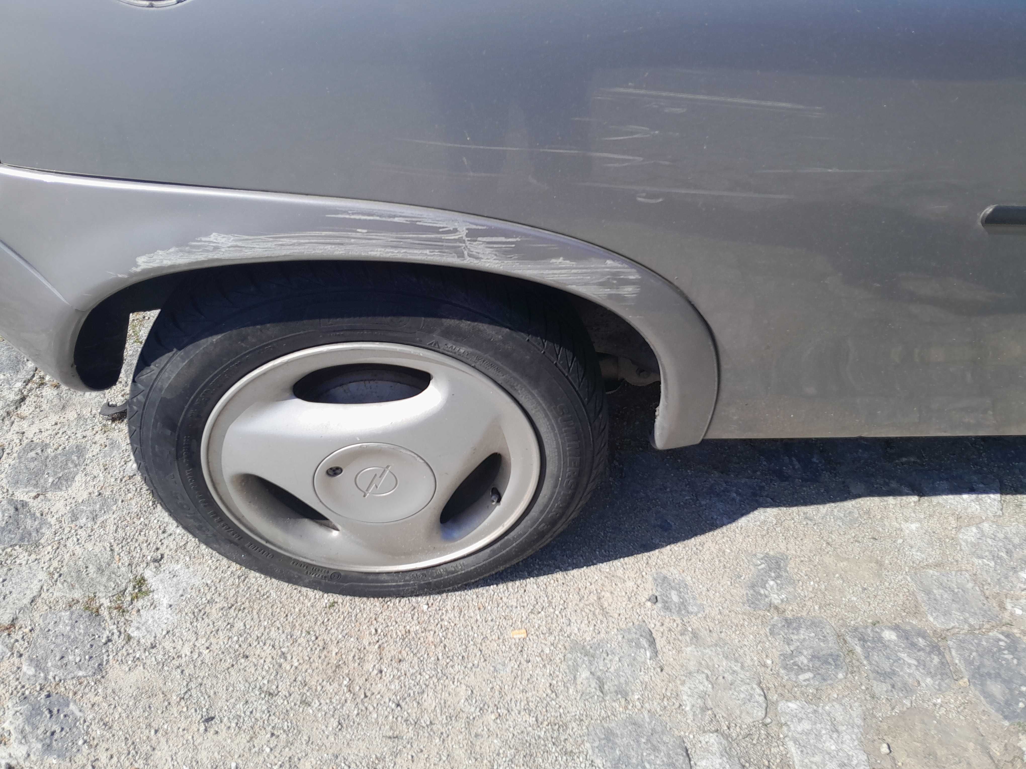 Opel corsa b 1.2 a gasolina