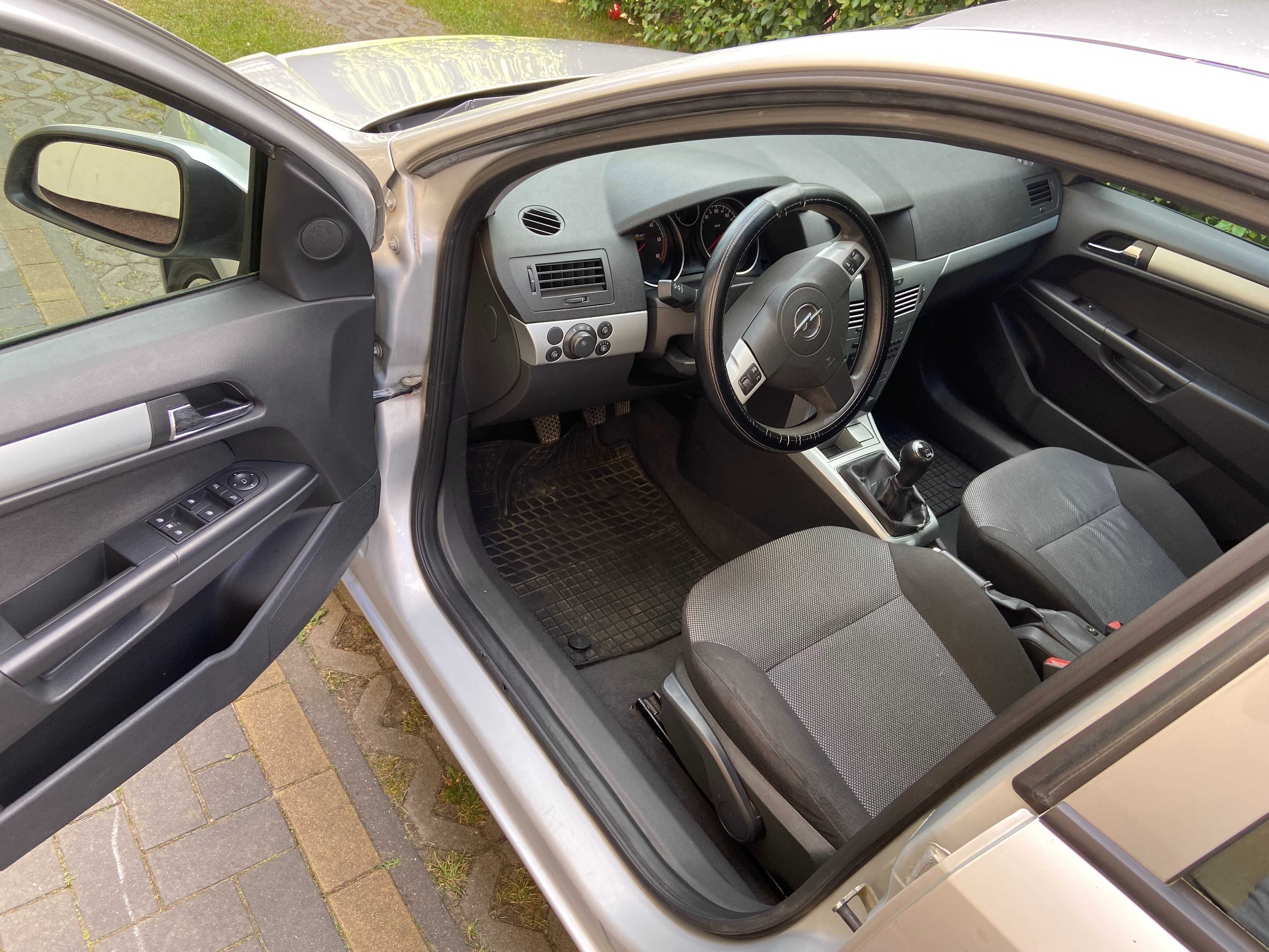Opel Astra 2009r