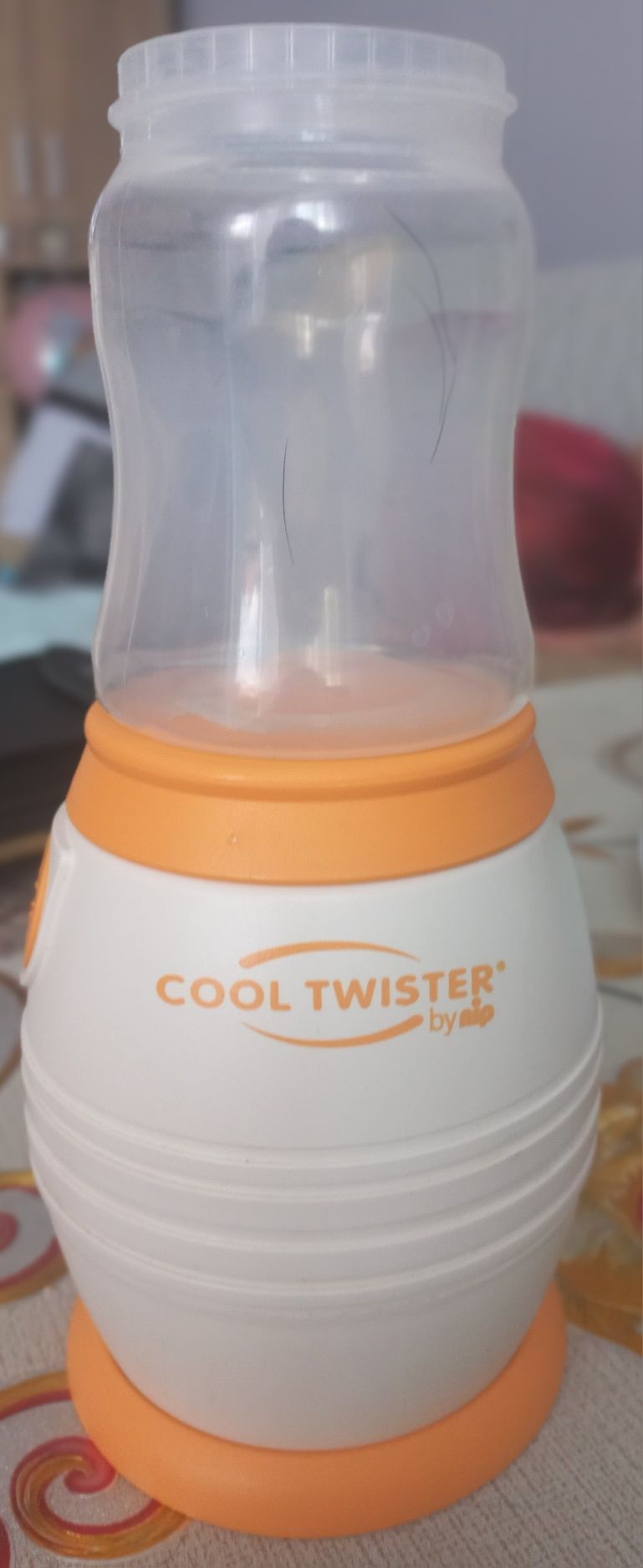 Butelka do schładzania wody dla dziecka
