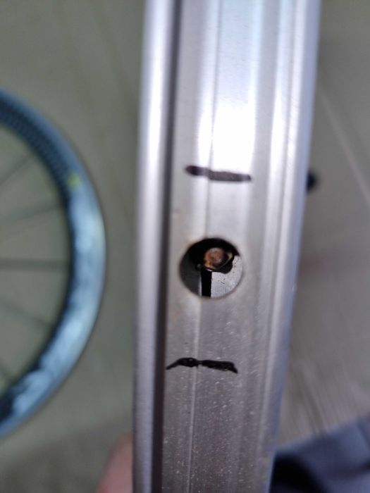 Koła kolarskie karbonowe 28 Mavic Cosmic SLS