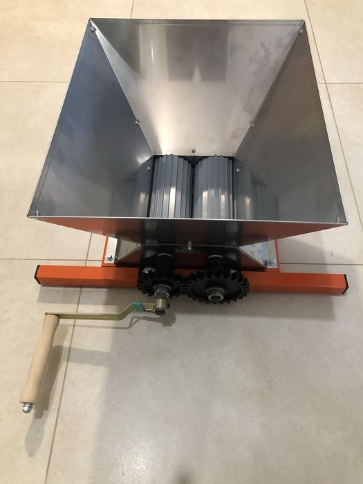 Дробилка для винограда