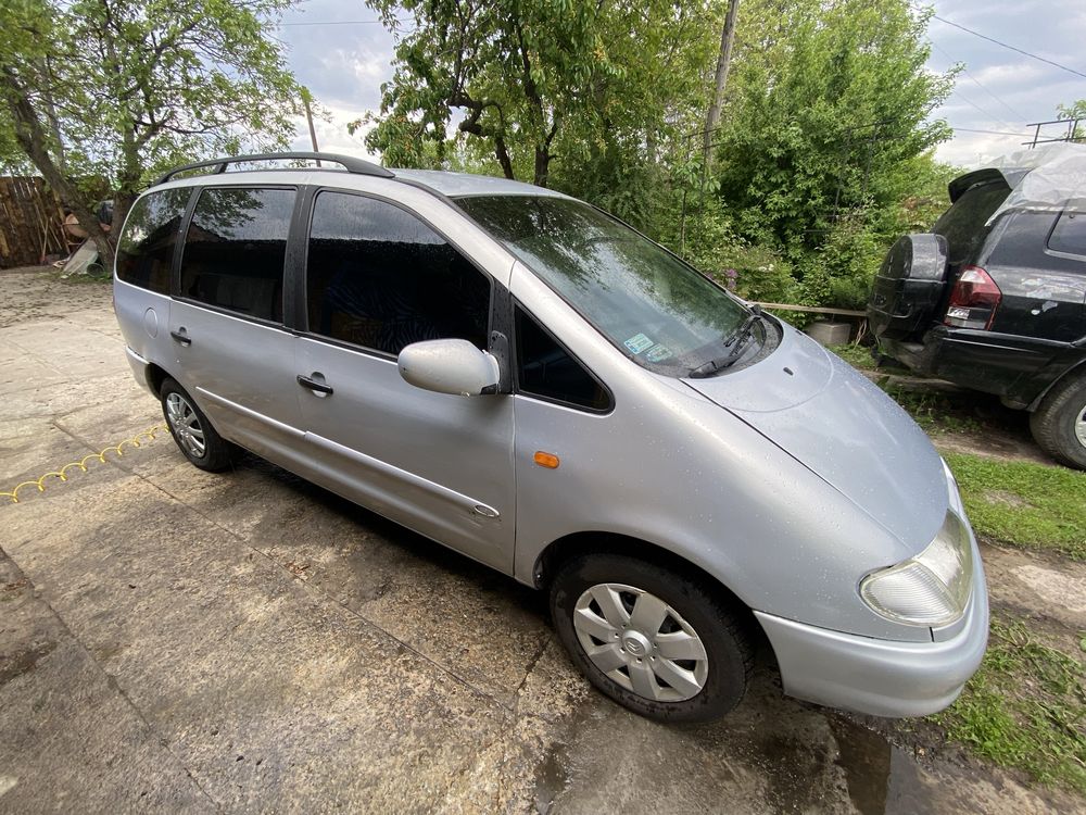 Volkswagen Sharan 7 місць 1.9d