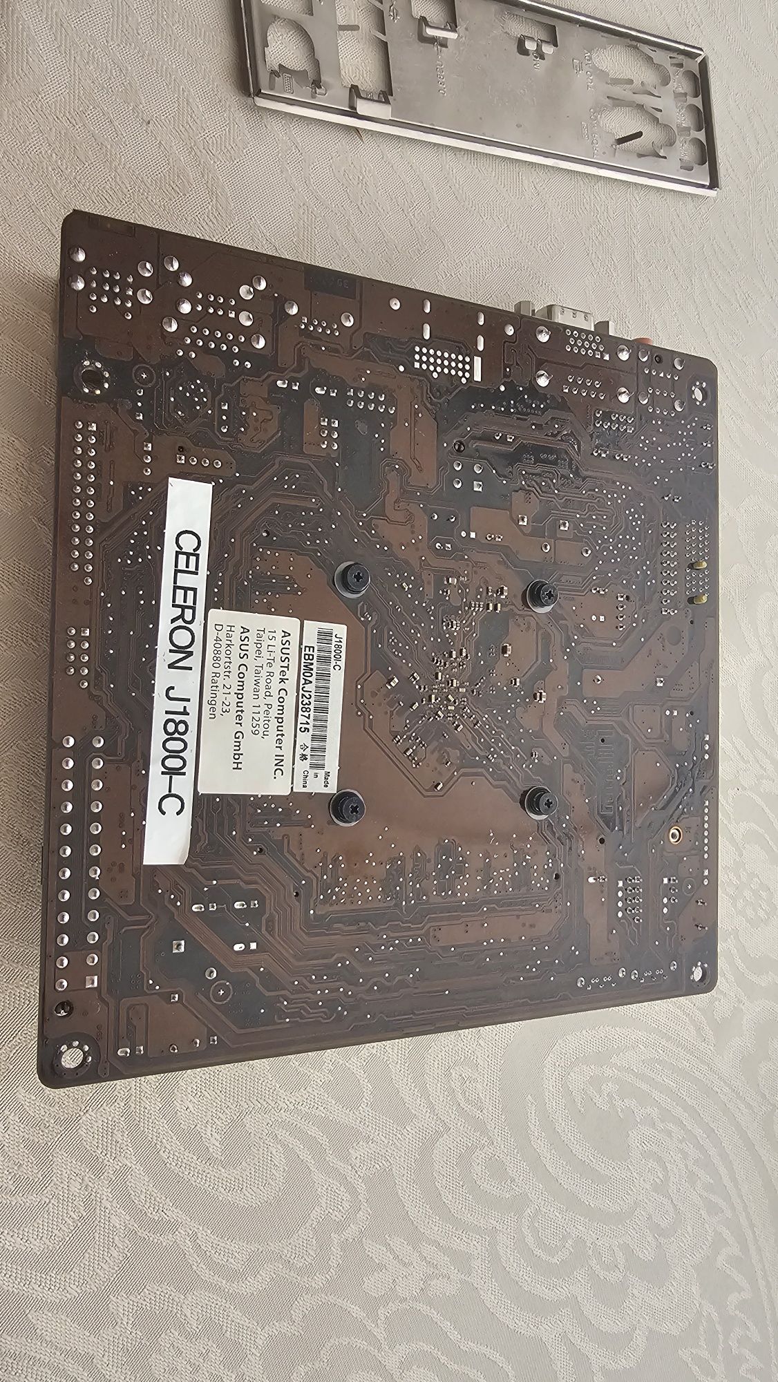 Asus J1800i-c ТОПчик mini itx ноутбучна память.