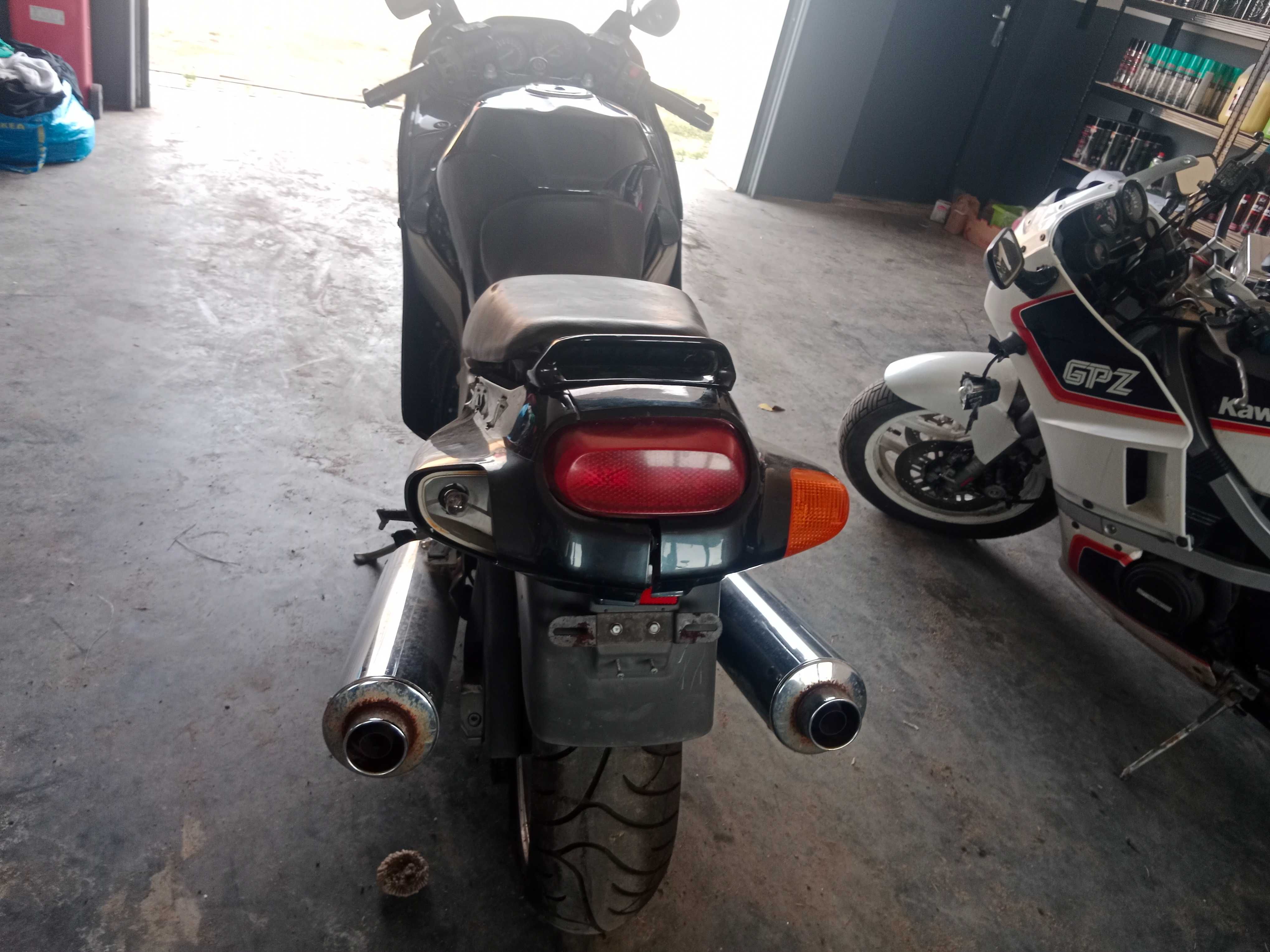 kawasaki zzr1100 zzr 1100 silnik lagi gaźniki bak moduł koło części