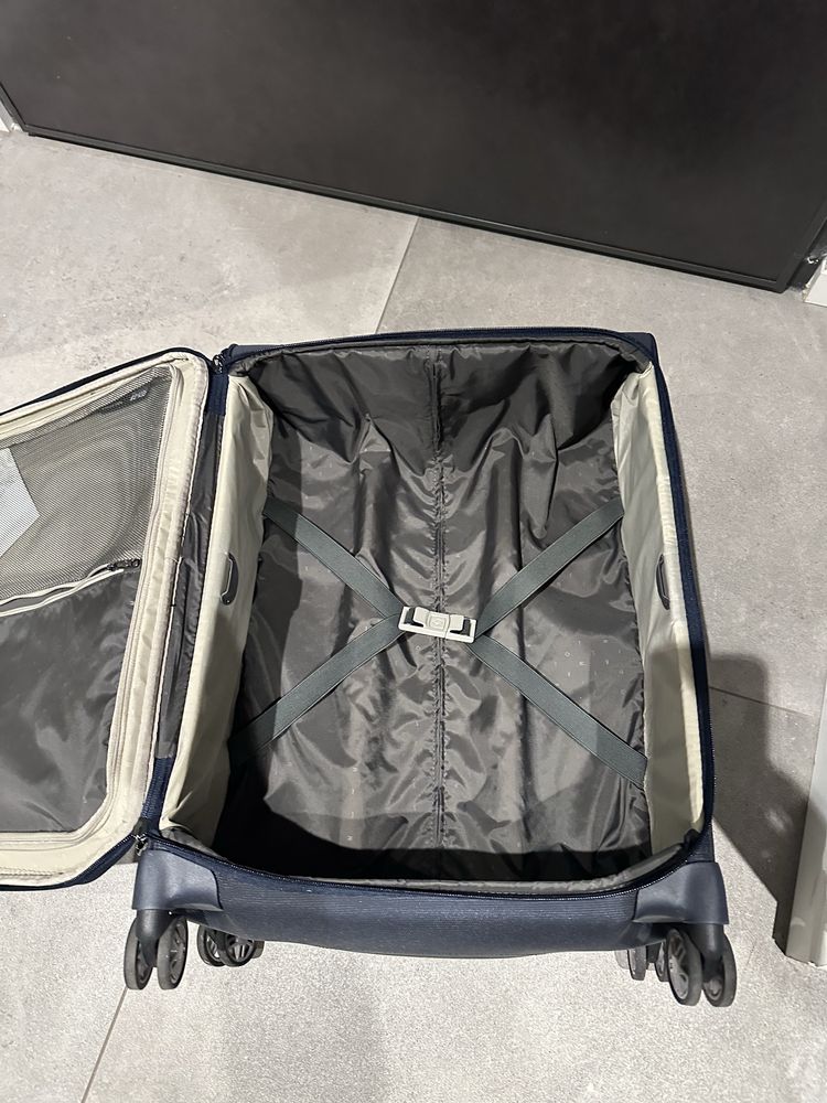 Walizka kabinowa Samsonite Airea Spinner 55 cm – granatowa