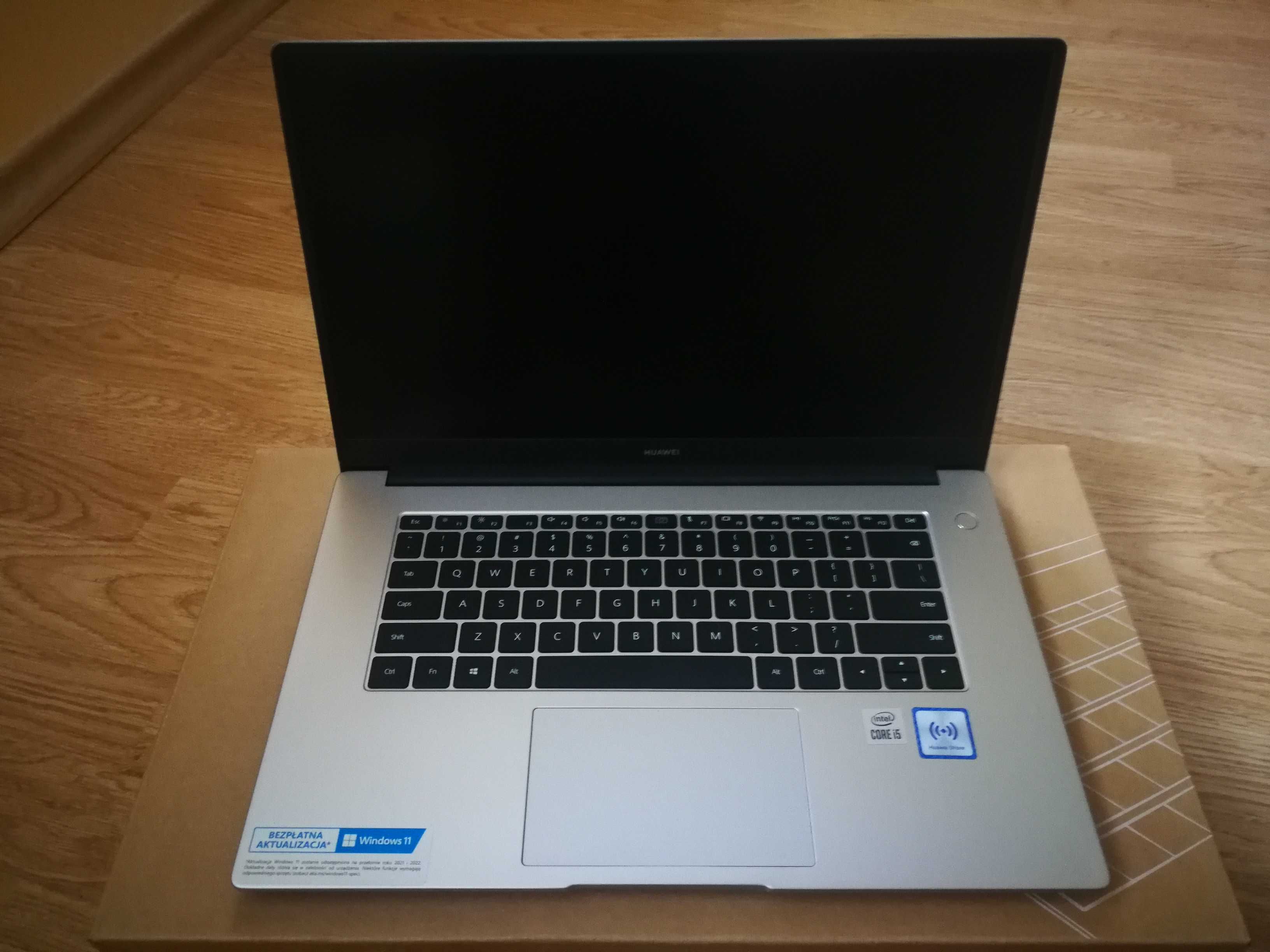 Laptop MateBook D15 I5-10210U 8GB/512/ Win11  Nowy