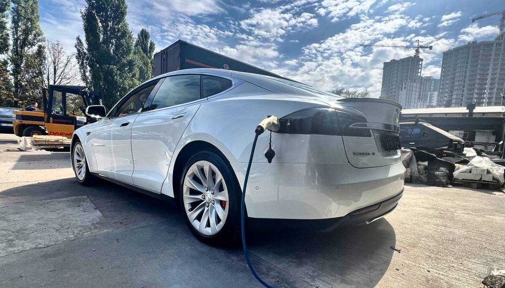 Відновлення Tesla із США. Model 3 Y X S.  Діагностика і ремонт Тесла