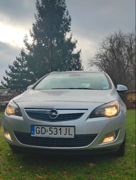 Опель Астра 2012