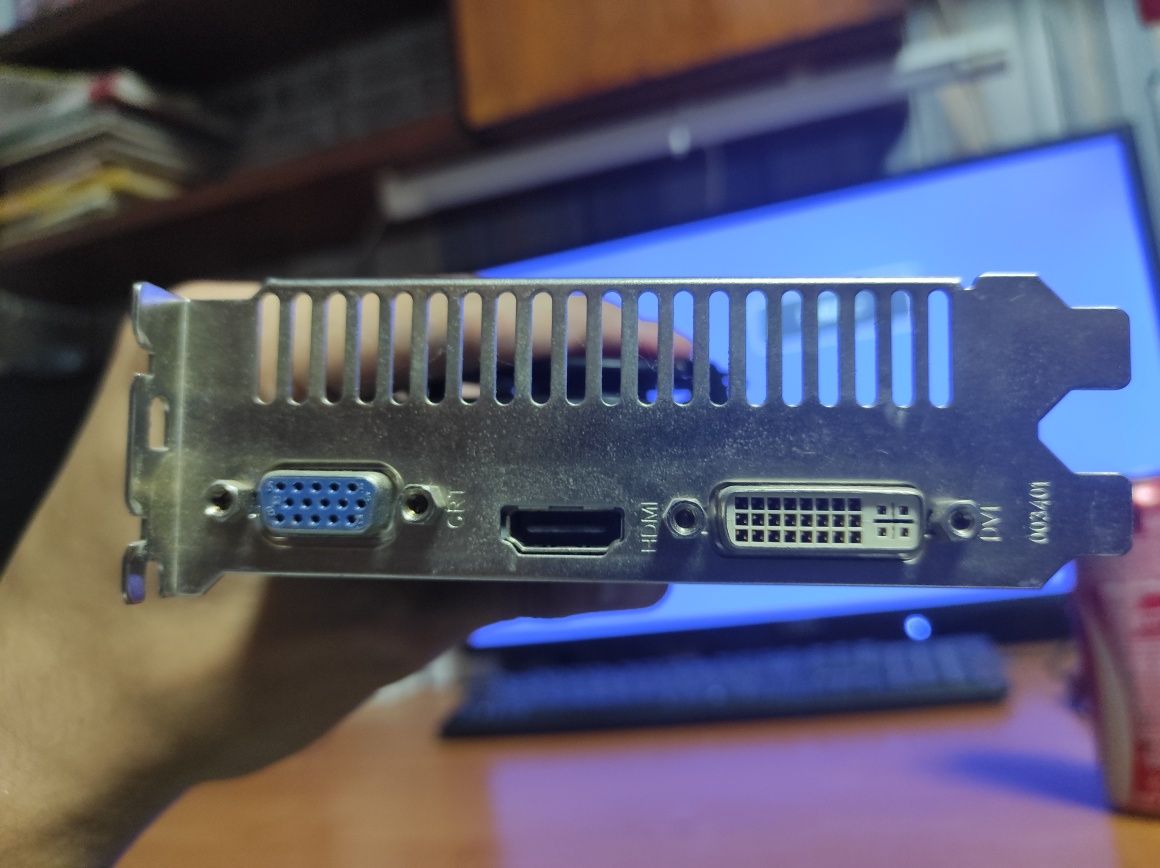 Radeon HD5670 GDDR5 512m