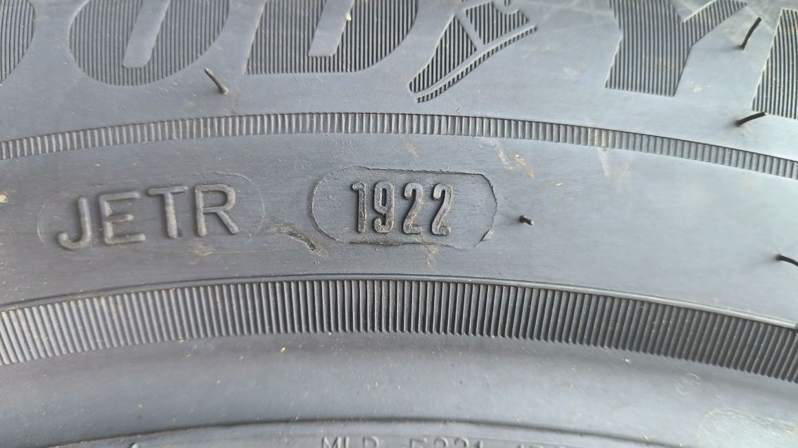 Резина 195.55.R16.Ціна вказана за 1 шт.