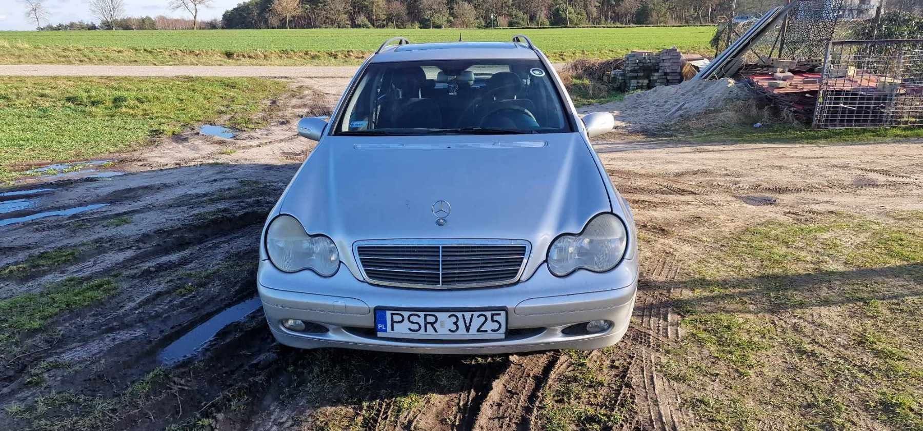 Mercedes-Benz  C220