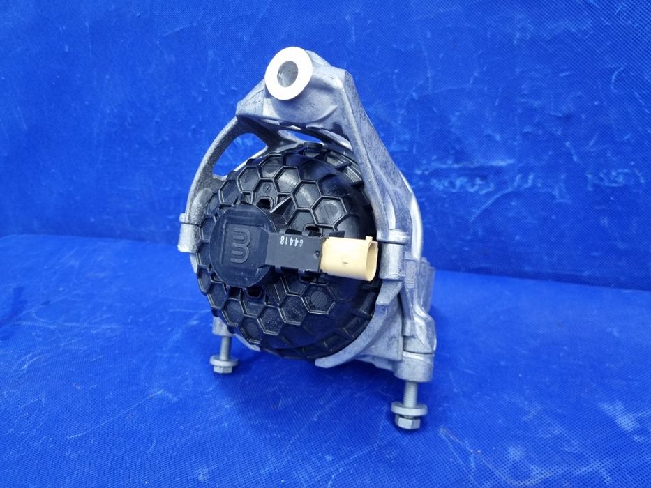 PODUSZKA lewa silnika AUDI A5 F5 3.0 TFSI lewa ŁAPA ORYGINAŁ igła OEM