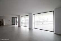 Espaço Comercial Versátil junto à Marina de Lagos