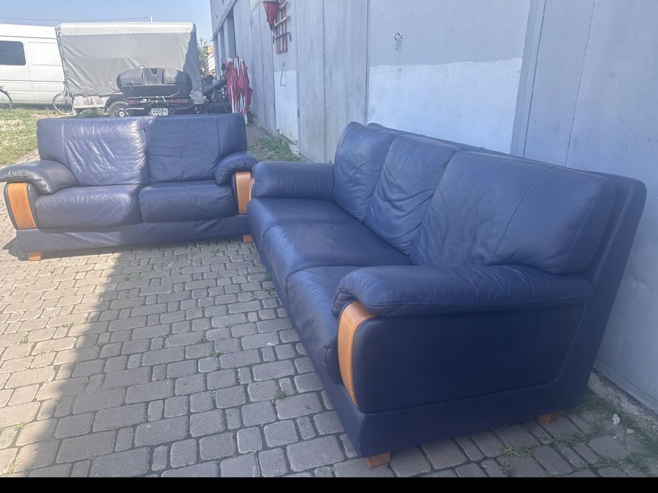 Диван. Шкіряний диван.