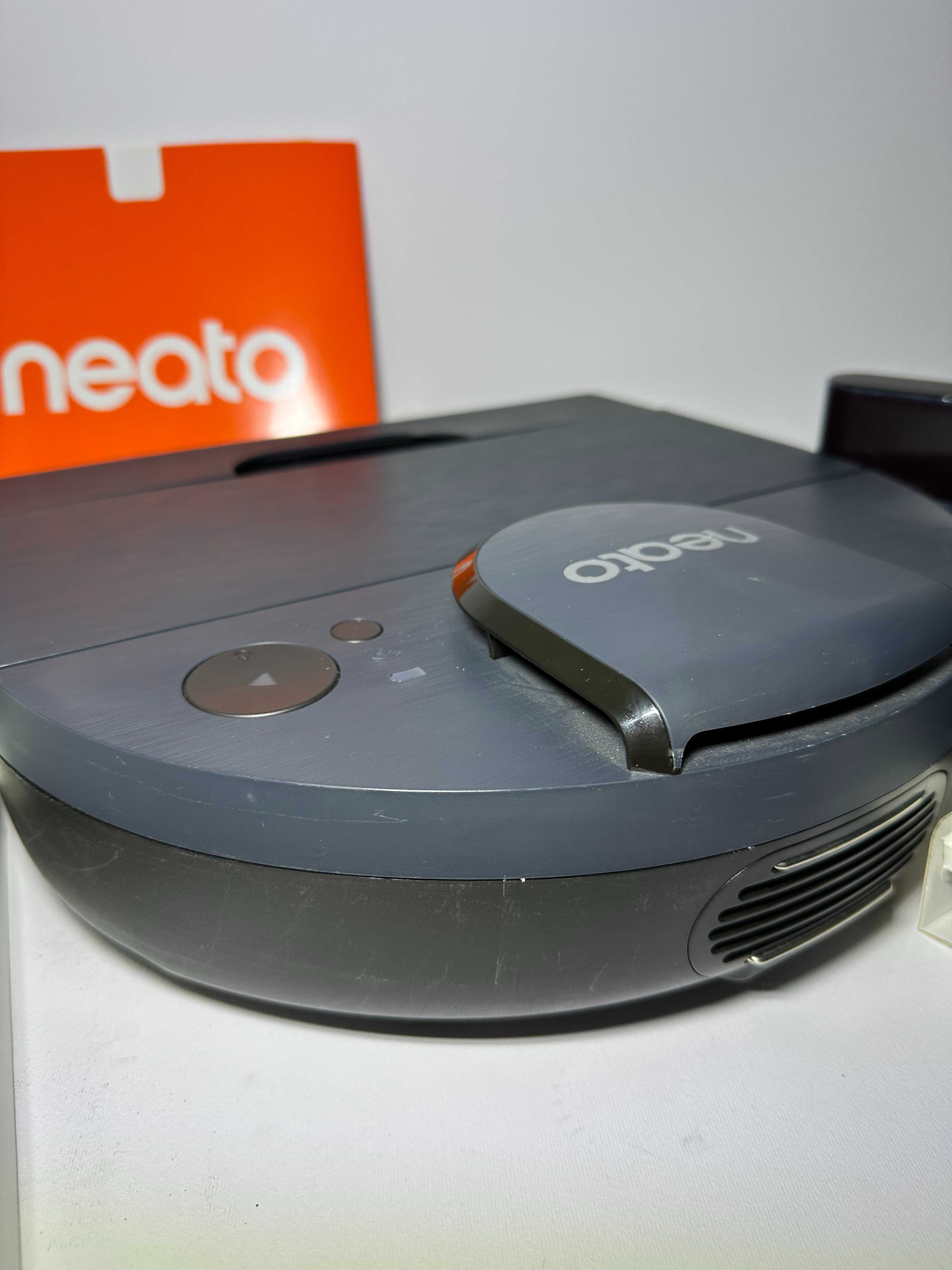 Robot sprzątający Neato Robotics D8 niebieski