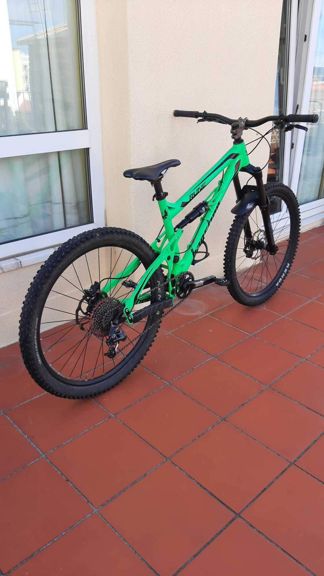 Vendo/Troco Bicicleta de enduro Banshee Rune V2  27.5