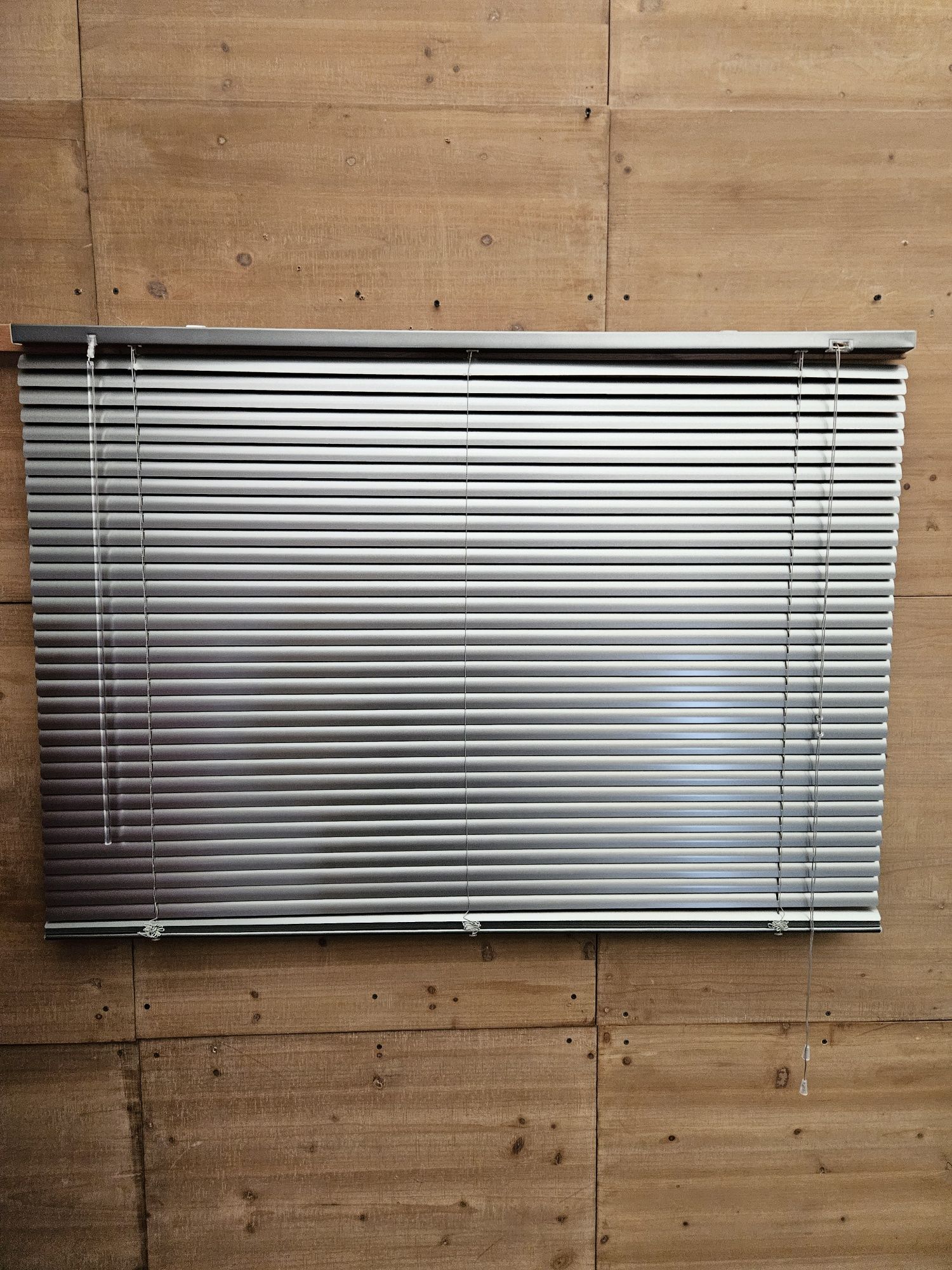 Roleta aluminiowa szara Srebrna 120 x 130 120x130
