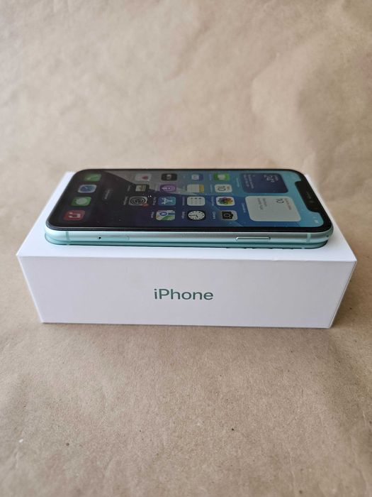 Iphone 11 128Gb.  77% Bateria.  Muito bom Tudo de origem.