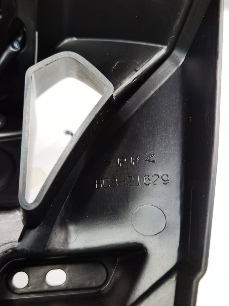 Yamaha T-Max 530 uchwyt mocowanie tablicy rejestracyjnej oryginał
