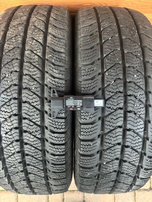 205/65/16C Uniroyal 2 opony zimowe 2021r