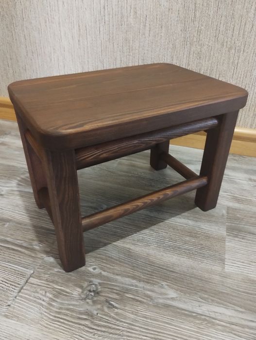 Табурет маленький.Табурет дев'яний.Ослінчик