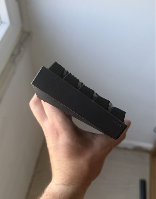 Teclado Mecânico Corsair K65 RGB Mini 60%