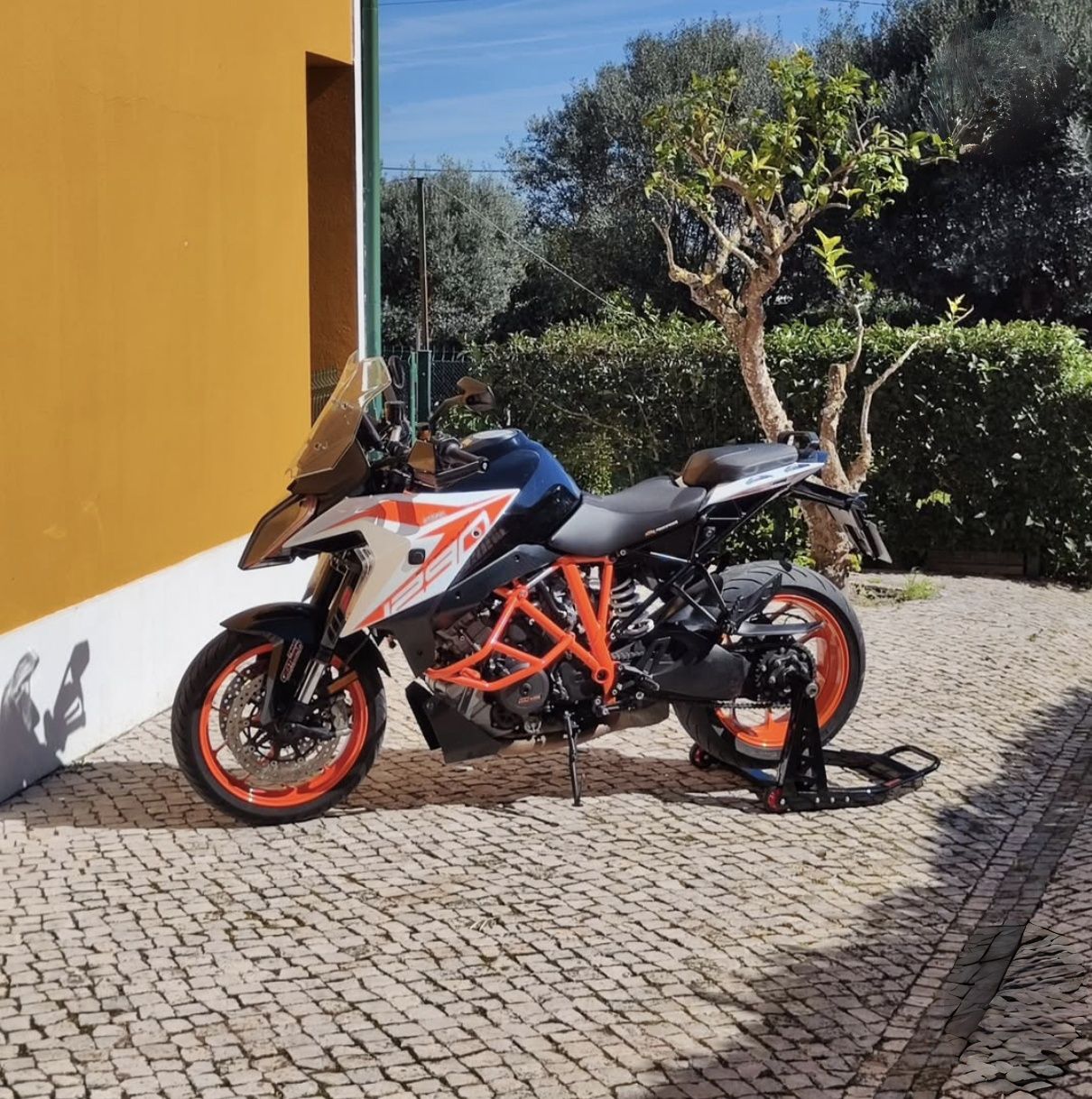 KTM 1290 Superduke GT com garantia