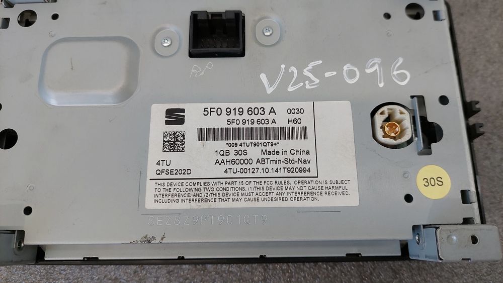 Display / ecrã de informações SEAT Leon (5F1)