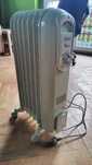 Grzejnik olejowy DeLonghi Vento V550715