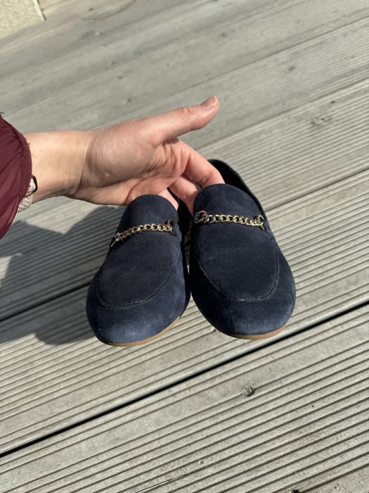 Vagabond 36 mokasyny loafersy granatowe z łańcuszkiem