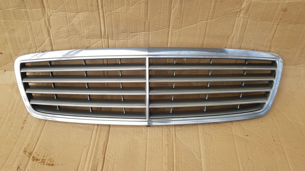 Grill Chrom Mercedes C w203