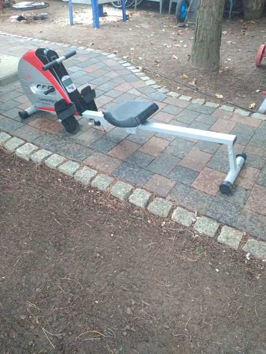 Orbitrek firmy Kettler i kajak do treningu