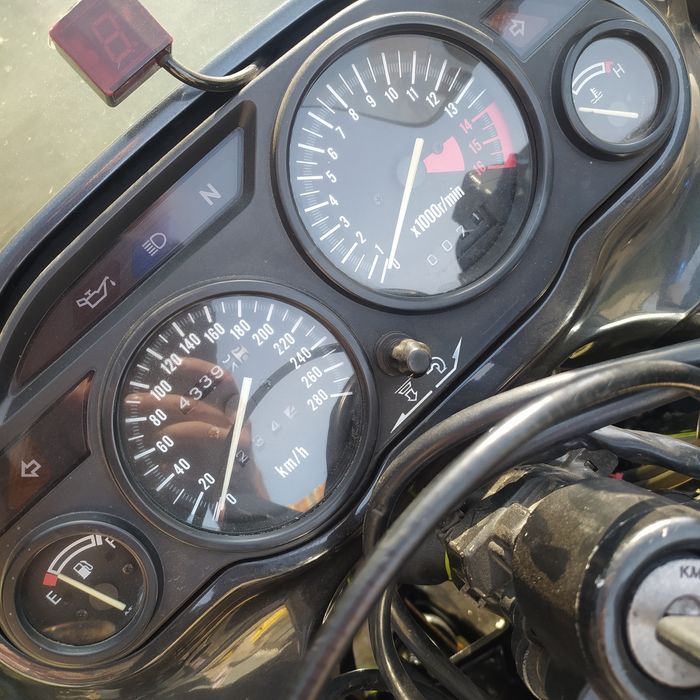 Kawasaki zzr 400