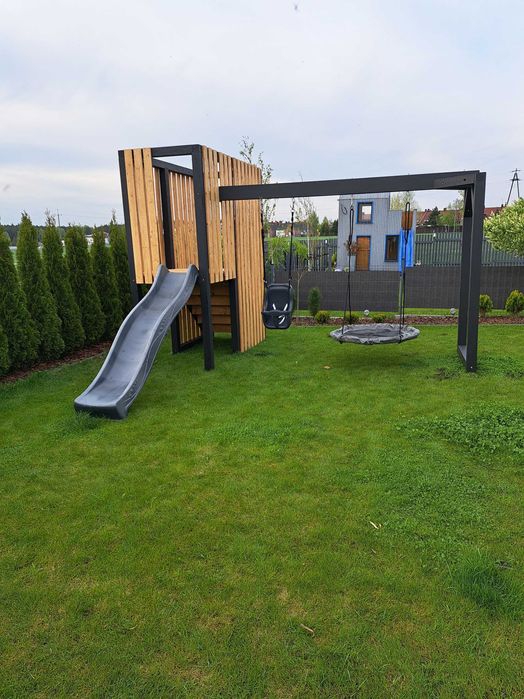 Plac zabaw, nowoczesny, drewniany