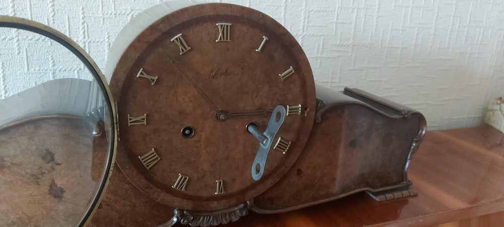 Антикварний камінний годинник Junghans