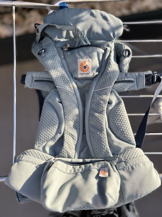 Ergobaby omni breeze
