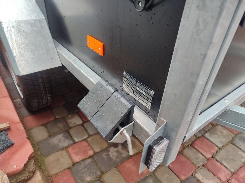 Прицеп причіп прицепи