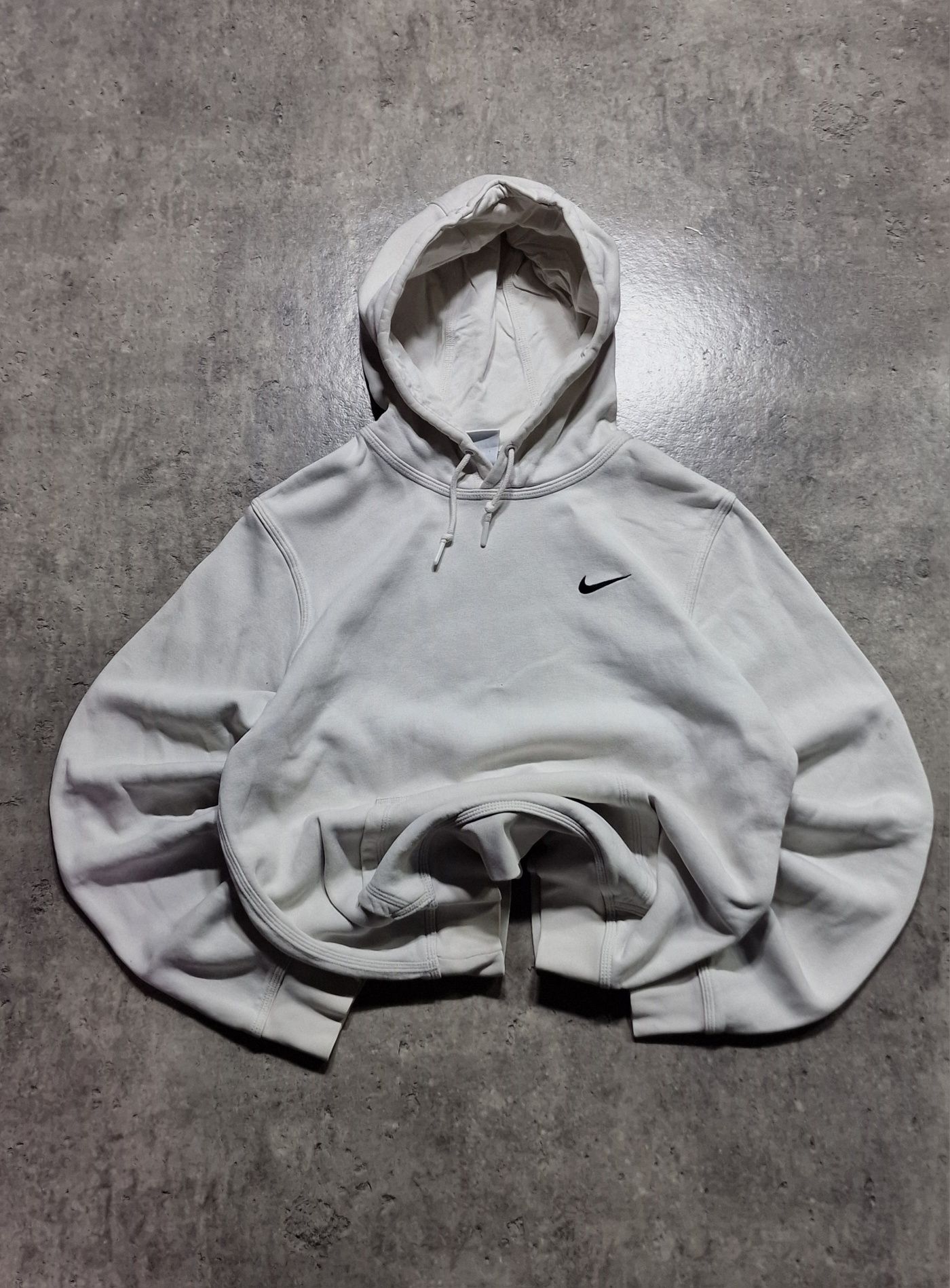 Biała bluza z kapturem Nike hoodie rozmiar M sportowa