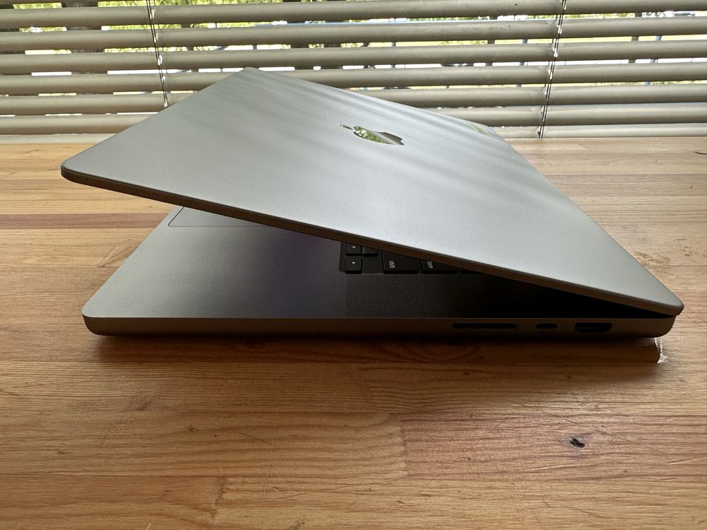 Laptop Apple MacBook Pro 16 A2780 M2 Max 32gb 1tb SSD 12CPU 30GPU A+