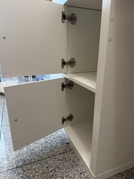 Secretaria Ikea com 2 portas kallax