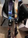 Narty scott rascal 121 twintip z wiazaniami