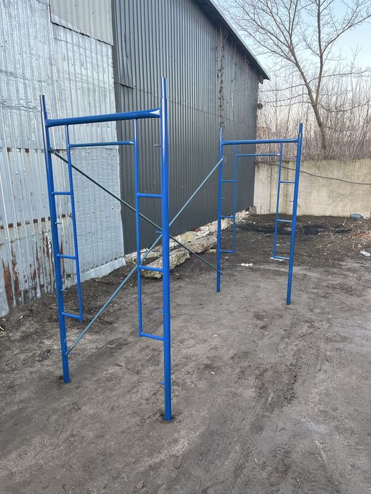 Ліса, будівельні риштування