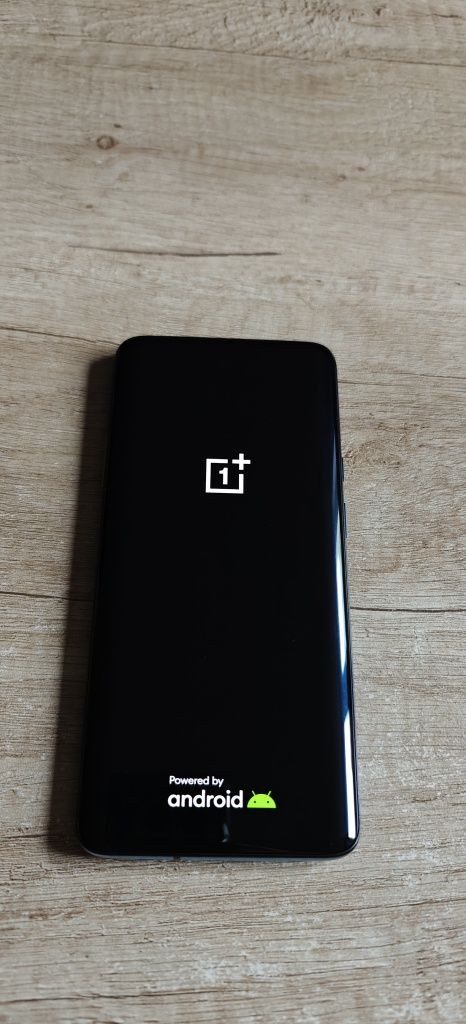 One Plus 7T Pro z ładowarką