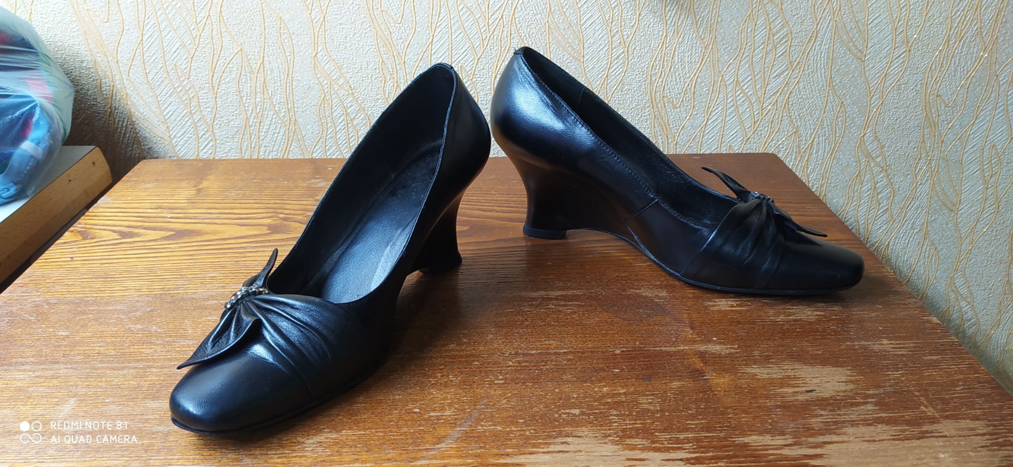 Продам женские туфли и босоножки 38р.